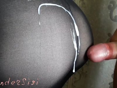 Домашние развлечения с худенькой девушкой в колготках