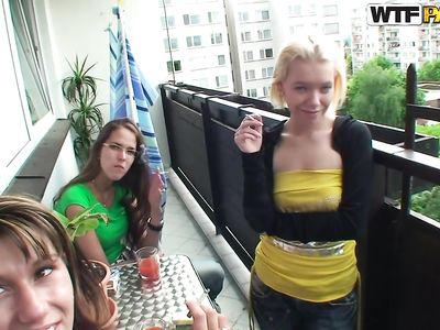 Чешские студенты устроили порно вечеринку и хорошо потрахались ч1