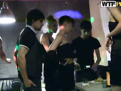 Порно дискотека студентов с групповым сексом на квартире ч1