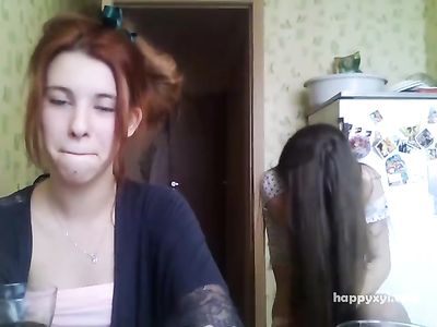 Бухие русские студентки пытаются заработать через веб камеру ч1