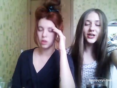 Бухие русские студентки пытаются заработать через веб камеру ч1